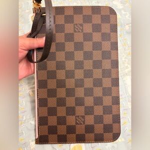 Louis Vuitton Neverful MM Pouch